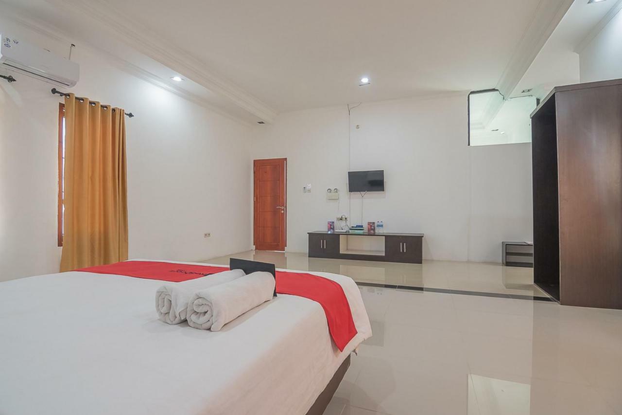 Reddoorz Near Jatinangor Town Square Exterior foto