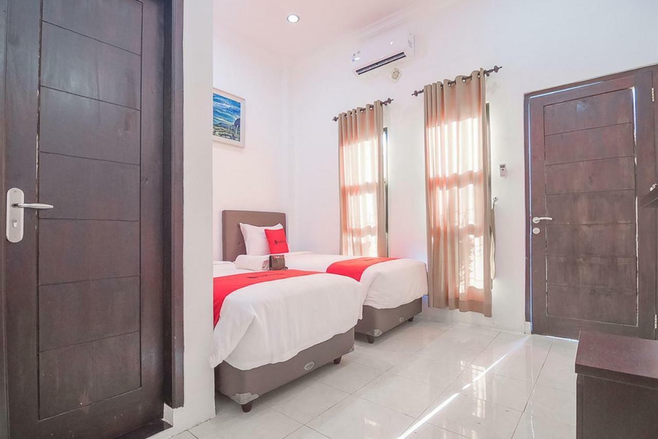 Reddoorz Near Jatinangor Town Square Exterior foto